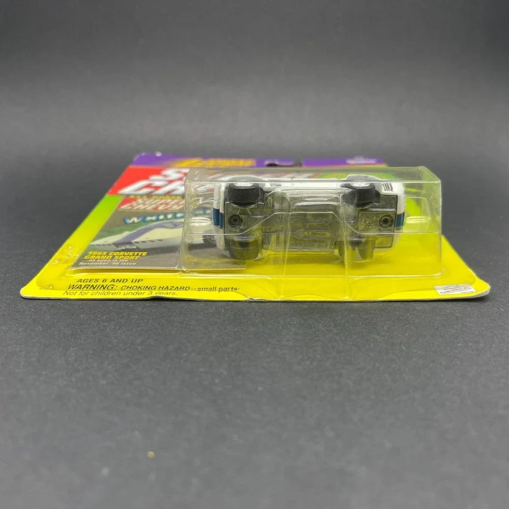 Johnny Lightning Super Chevy 1963 '63 Chevrolet Corvette Grand‎ Sport Car 1/64